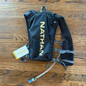 Natan Black Hydration Backpack 4L hiking backpack